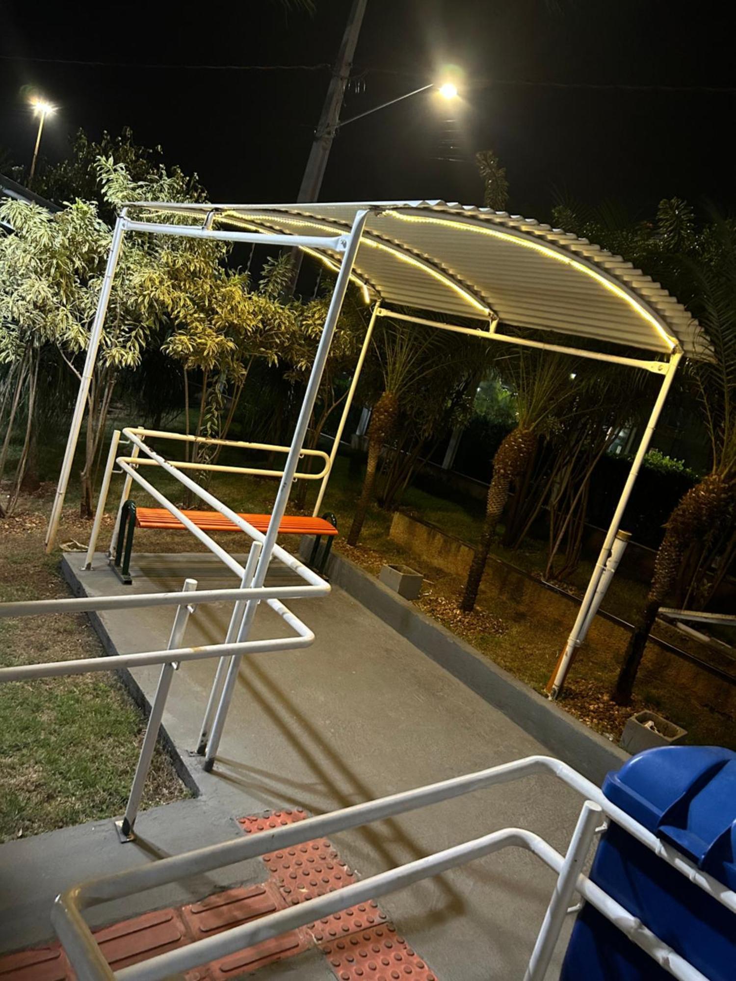 Ap Completo Vista Para Rua Arcond Wifi Piscina ลอนดริน่า ภายนอก รูปภาพ